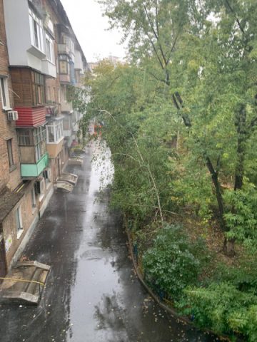 В Киеве прошел сильный дождь: вечером ожидается гроза