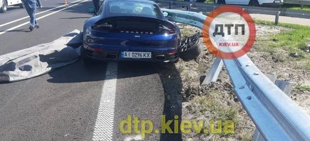 Под Киевом столкнулись Porsche и KIA (ФОТО)
