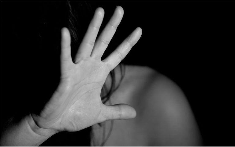 Девушка из Великобритания честно рассказала о сломанной судьбе из-за сексуального рабства