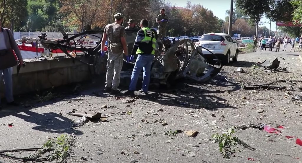 Взрыв Nissan в Днепре: СМИ узнали детали биографий погибших