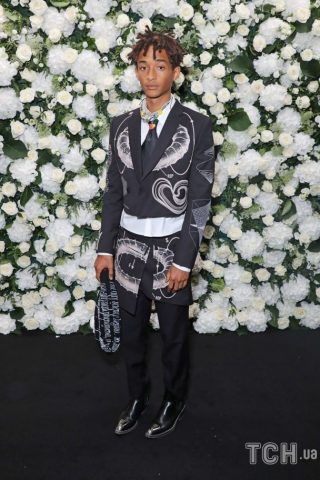 Сын Уилла Смита выбрал оригинальный наряд для модной тусовки (ФОТО)