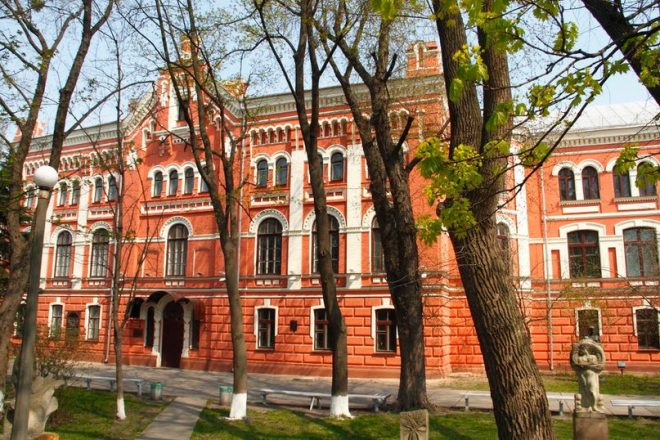 Родители требуют уволить ректора Киевской академии искусств Ольгу Бенч за поборы, &#8212; СМИ