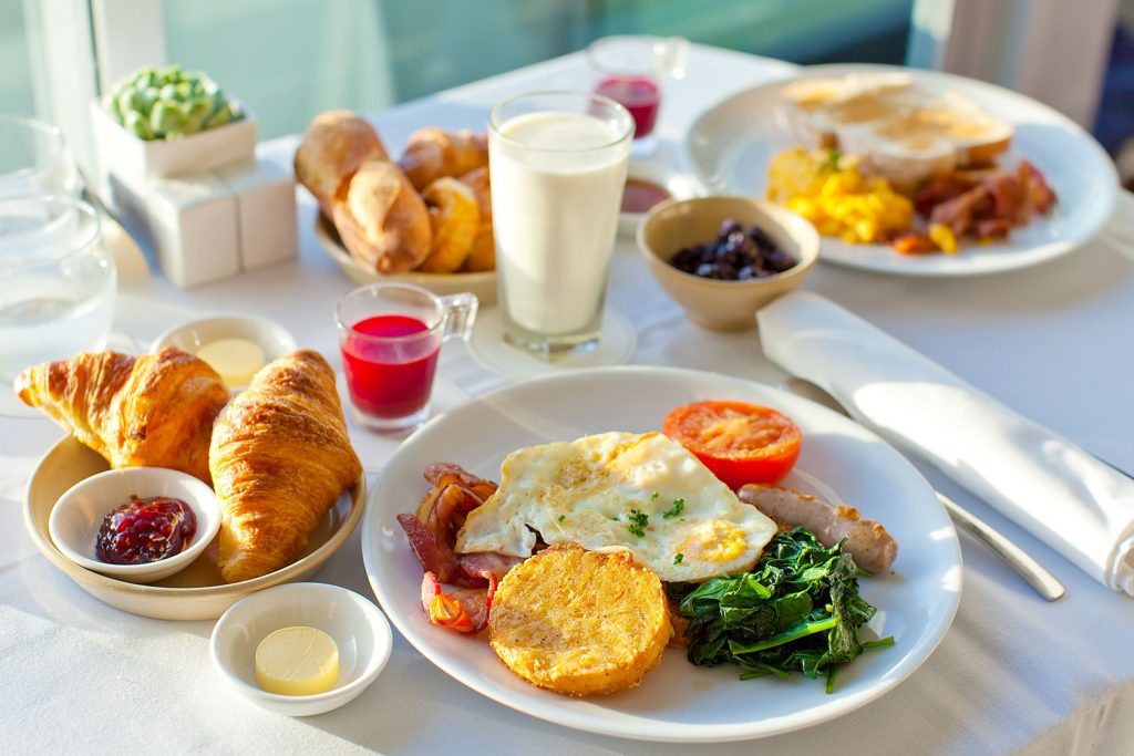 Диетологи назвали ТОП-20 продуктов на завтрак для сброса веса