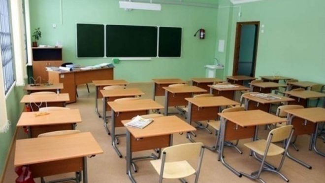 В Киеве учитель таскал за волосы и поцарапал ухо школьнику