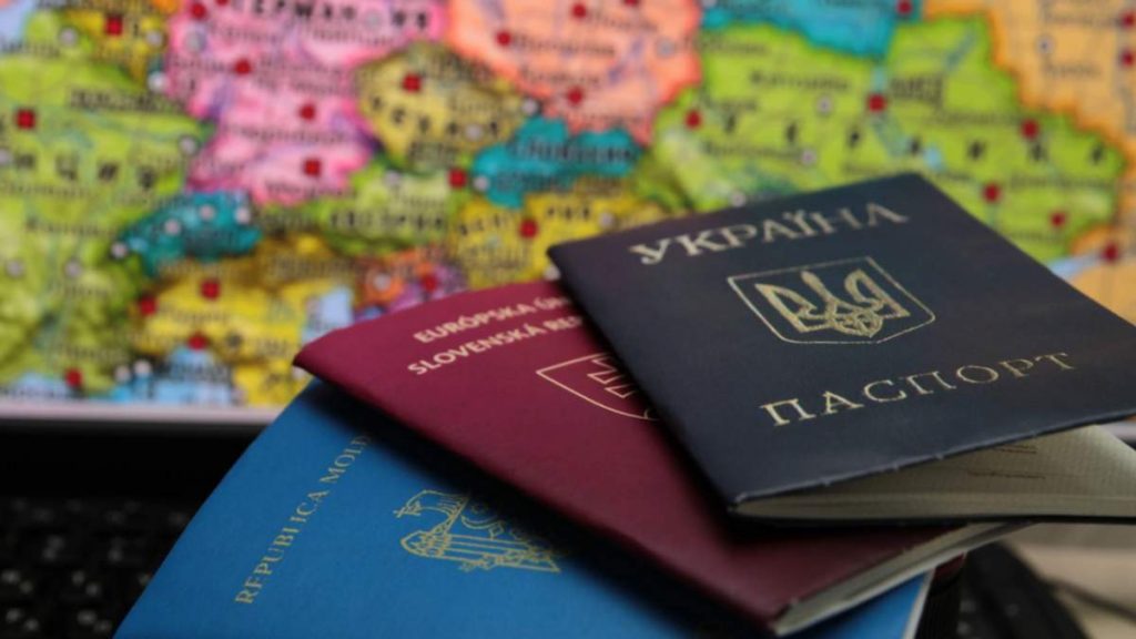 Двойное гражданство расширит полномочия иностранцев в Украине – эксперт