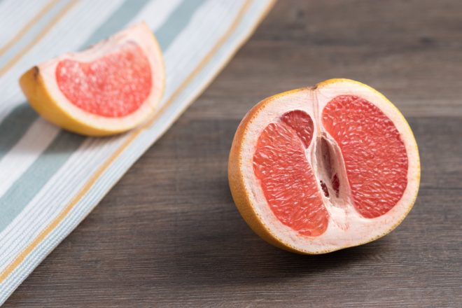 Врач развенчала миф о жиросжигающем свойстве грейпфрута