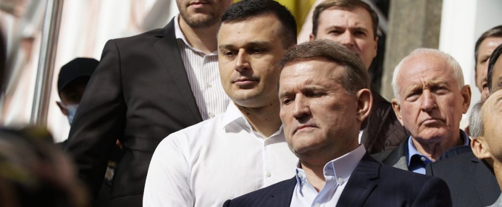Соцопрос: Украинцы следят за делом Виктора Медведчука и уверены, что реальным приговором оно не закончится, а политика оправдают по всем статьям