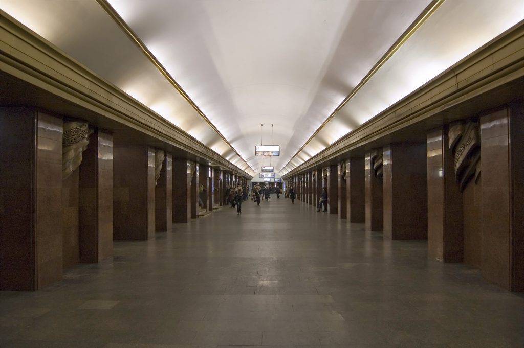 Сегодня в столичном метро ограничат вход на 3 станциях