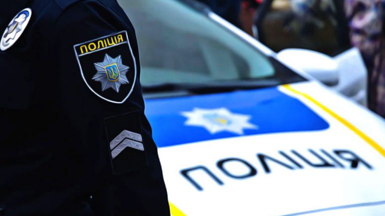 Житель Мелитополя бросался на полицейских на автовокзале