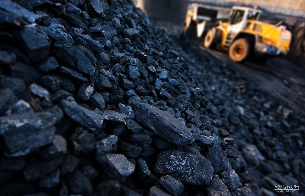 Шмыгаль пообещал скорое прибытие угля из Казахстана