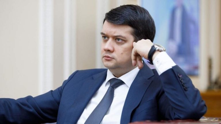 После отставки Разумкова могут сформировать неформально коалиционный Кабмин – эксперт