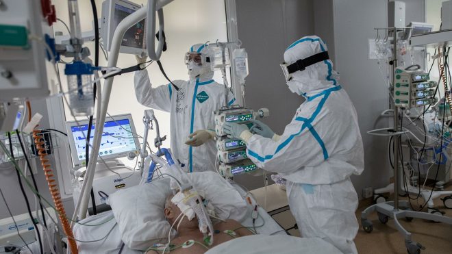 В COVID-больницах потребление кислорода выросло на треть