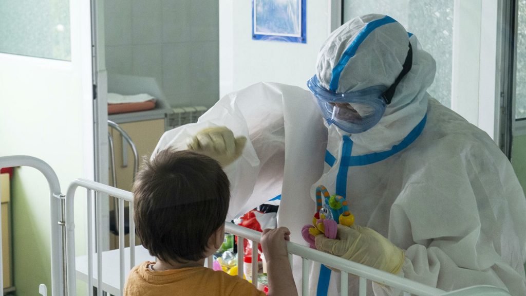 В Украине более 10 тысяч детей заболели коронавирусом за 9 дней октября