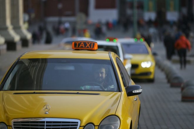 В Мелитополе таксист взял в заложницы пассажирку из-за 10 гривен