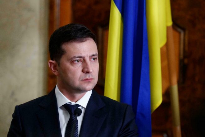 Зеленский ворует у украинцев: Президенту должны объявить импичмент после утечки офшорных данных