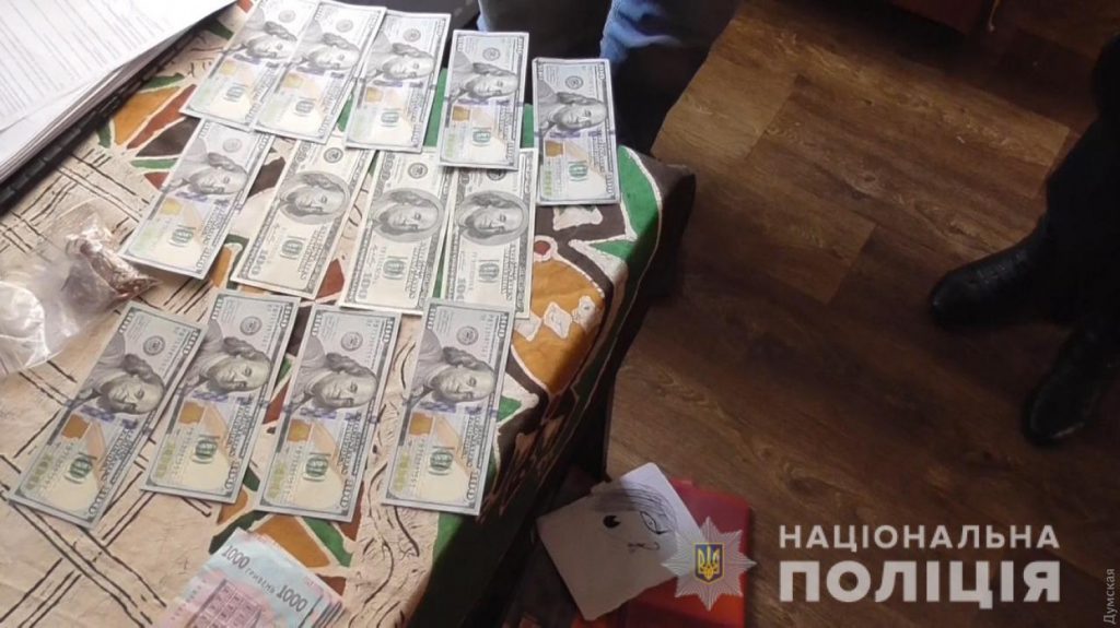 В Одесской области мошенницы выманили у пенсионера 15 тысяч долларов (ВИДЕО)