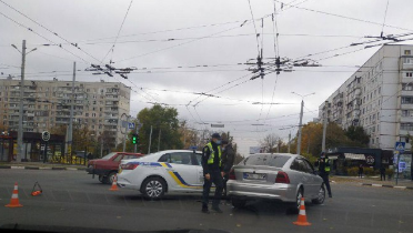 В Харькове наркоман на евробляхе врезался в авто полицейских (ВИДЕО)