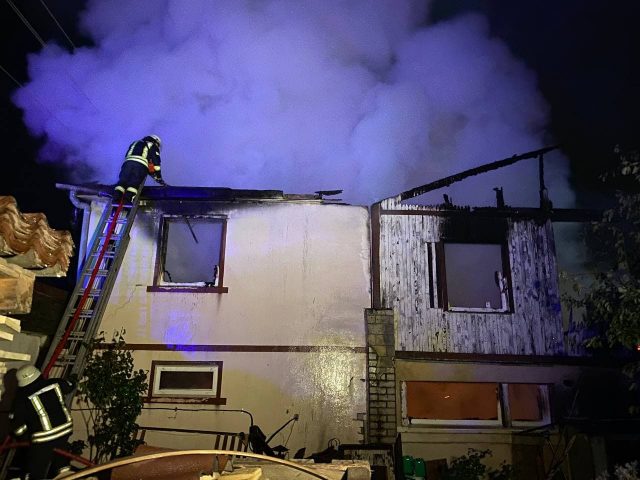 На столичной Русановке при пожаре погиб хозяин частного дома (ФОТО)