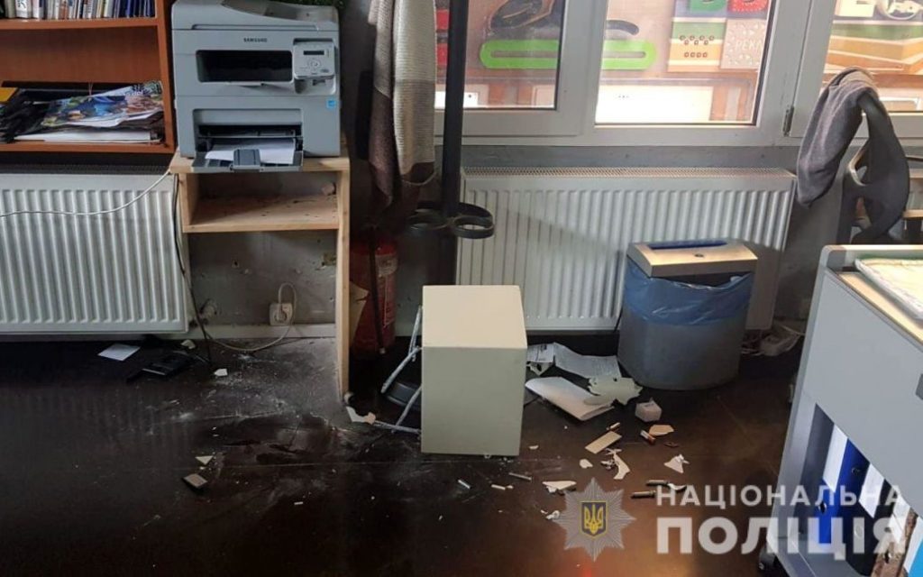 Ограбление одесского офиса: злоумышленник распилил сейф с деньгами (ФОТО)