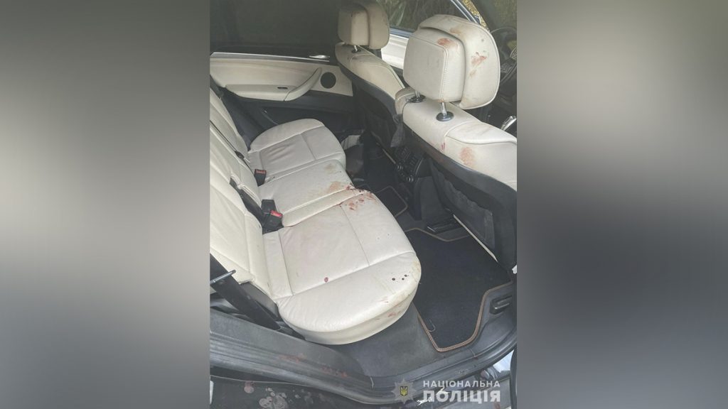 В Каменском угонщик BMW X5 устроил стрельбу: есть пострадавшие (ФОТО)