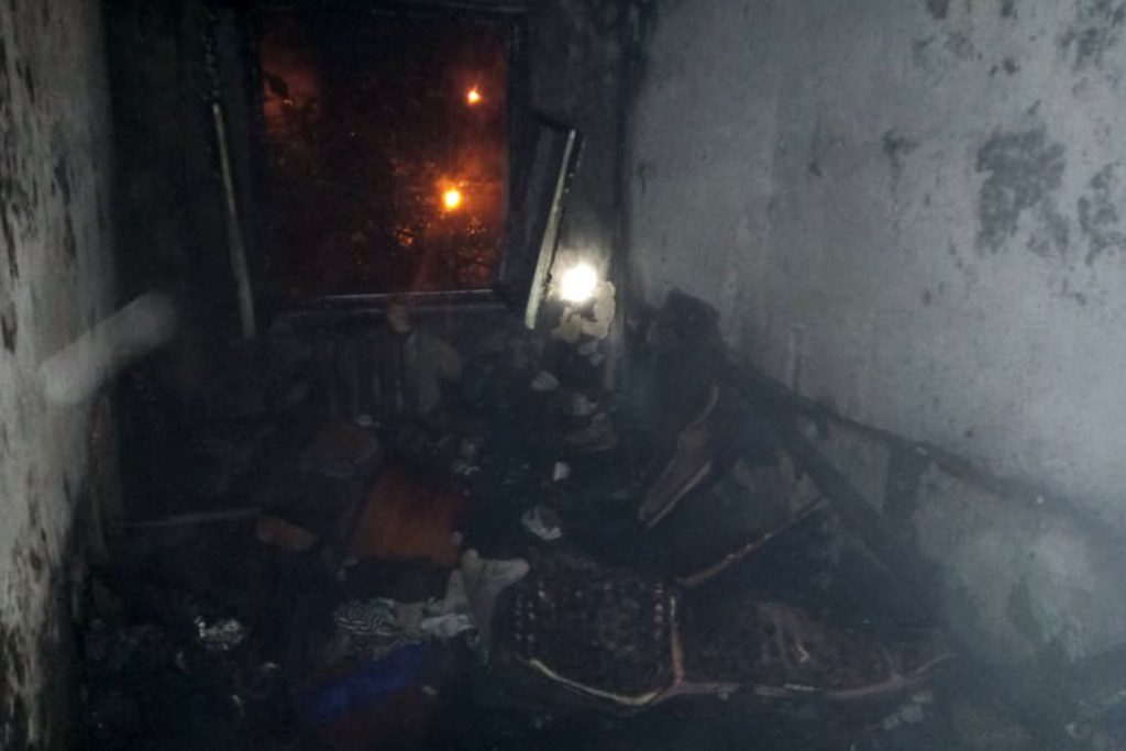 В Кривом Роге при пожаре в жилом доме погибла пенсионерка (ФОТО)