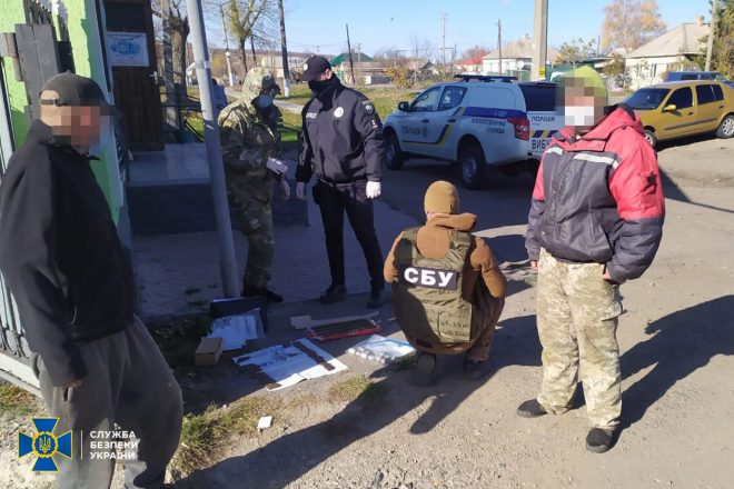 В Луганской области нашли крупный схрон со взрывчаткой (ФОТО)