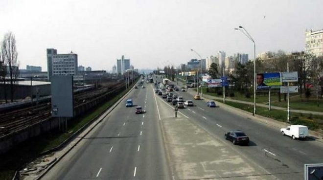 На Броварском проспекте в Киеве ограничили движение транспорта до 10 декабря (КАРТА)