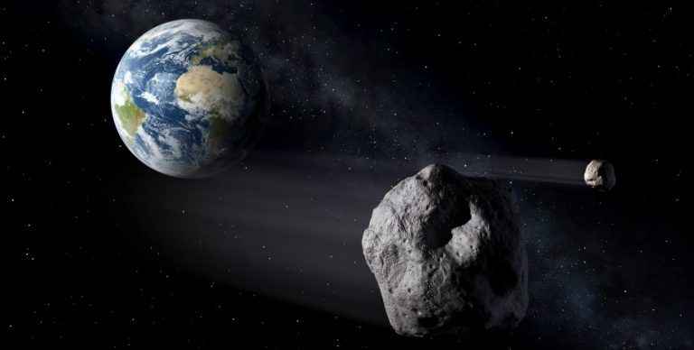 К Земле летит астероид размером с пирамиду Хеопса