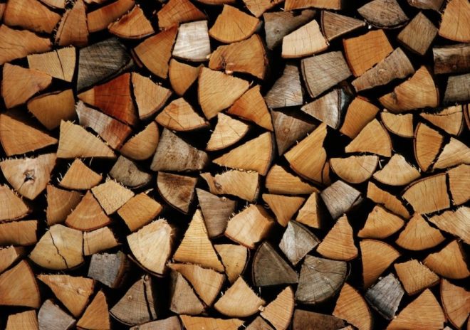 В Киевской области мошенники продают несуществующие дрова