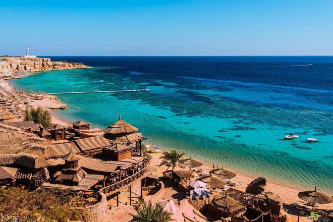 На популярном египетском курорте отравились 30 туристов – СМИ
