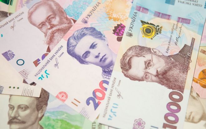 В Украине изменится принцип расчета размера зарплаты чиновников: Рада поддержала законопроект