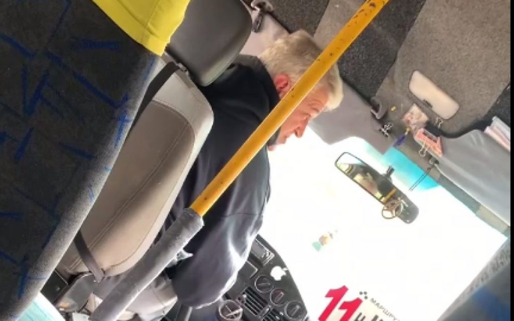 Водитель маршрутки выгнал пассажирку из-за сумок (ФОТО, ВИДЕО)