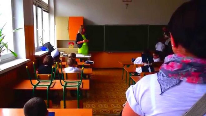 Польская школьница пришла на урок пьяная с выпивкой в рюкзаке