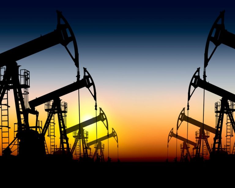 Цены на нефть выросли после инцидента с судном возле берегов Омана