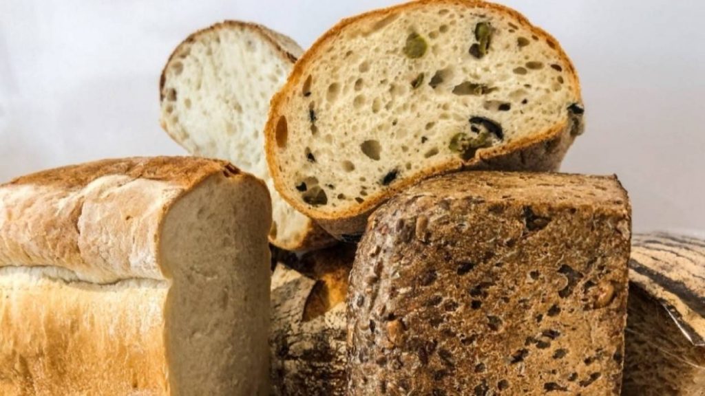 В Житомире едва не подрались из-за социального хлеба (ВИДЕО)