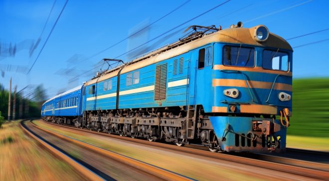 В Харьковской области под колесами поезда погибла пенсионерка с расстройством слуха