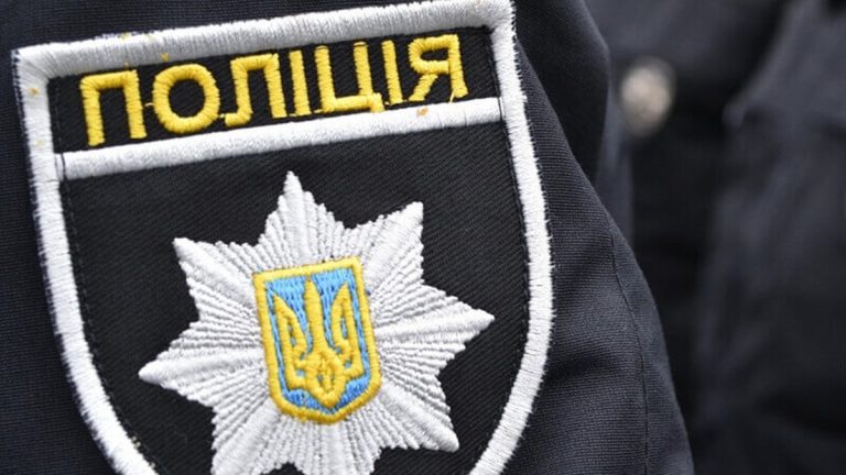 Украинские правоохранители начнут носить COVID-значки