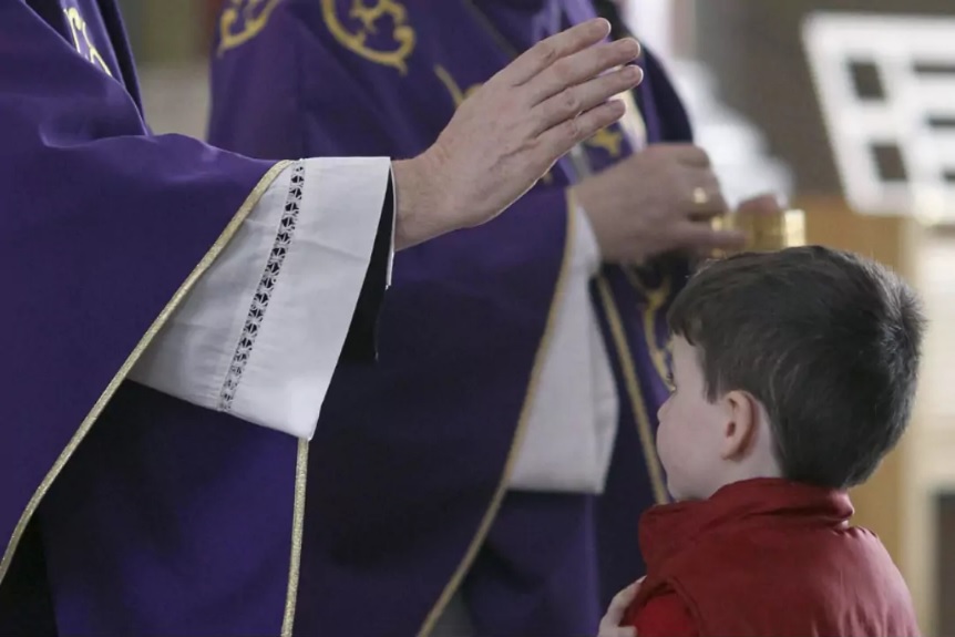 Расследование выявило тысячи педофилов в католической церкви Франции