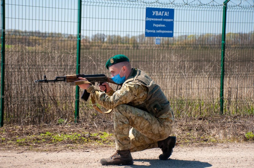 Политолог оценил решение Рады позволить пограничникам применять огнестрельное оружие