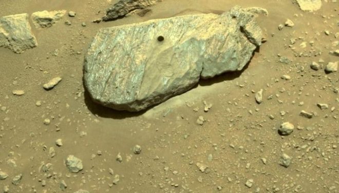 В NASA получили еще один образец камня с Марса (ФОТО)