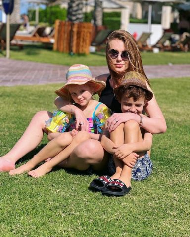 Слава Каминская выложила милые фото с отпуска с детьми (ФОТО)