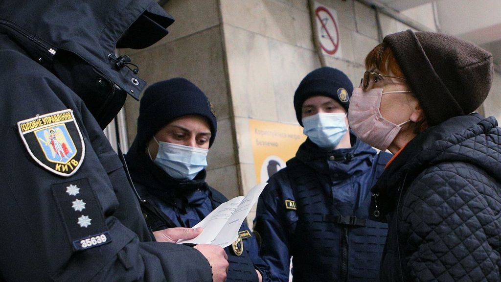 Эксперт прокомментировал локдаун для непривитых в Киеве