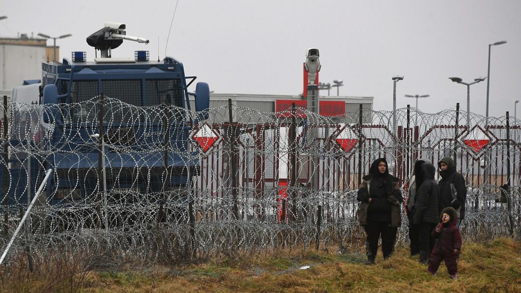 МИД Польши не исключает, что из-за миграционного кризиса могут закрыть новые КПП на границе с Беларусью