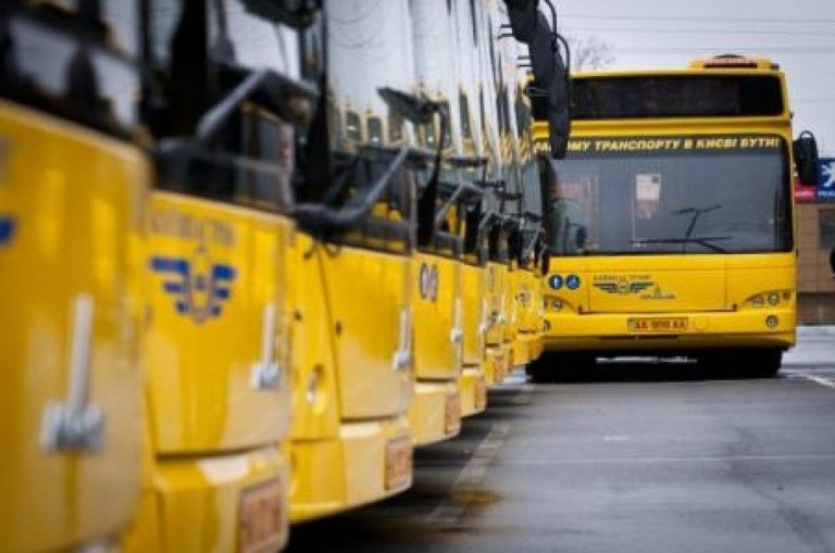 Киевскому транспорту запретили выходить на маршруты без отопления