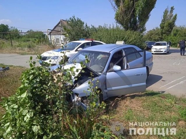 Сломал обе ноги: в Запорожской области будут судить водителя за езду с полицейским на капоте (ФОТО)