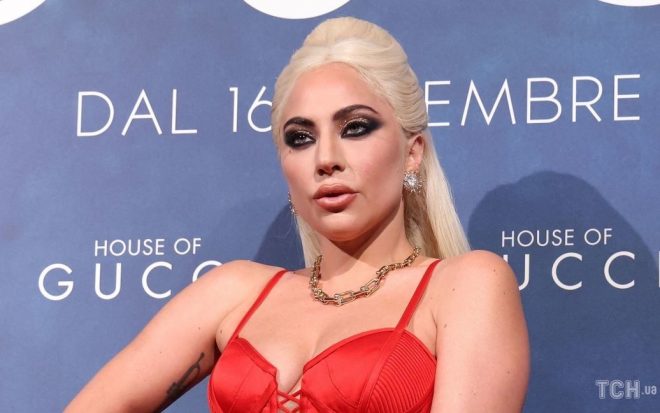 Отказалась от блонда: Леди Гага кардинально сменила имидж (ФОТО)