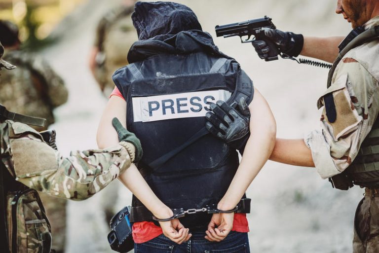 2 ноября: Международный день прекращения безнаказанности за преступления против журналистов