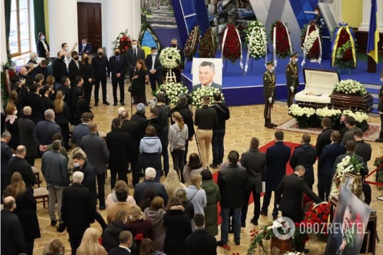 В КГГА проходит прощание с бывшим мэром Киева Александром Омельченко (ФОТО)