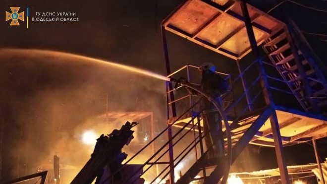 Под Одессой произошел пожар на базе отдыха (ФОТО, ВИДЕО)