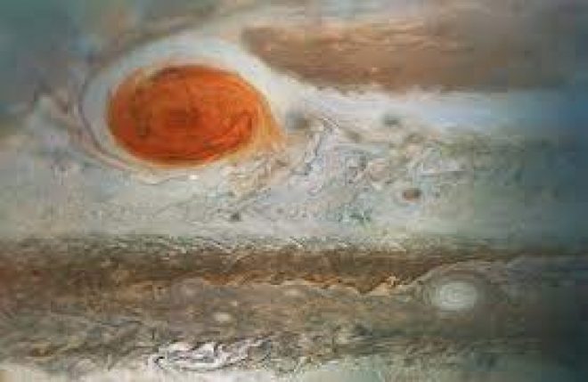 Под облаками Юпитера аппарат «Юнона» нашел земные явления (ФОТО)